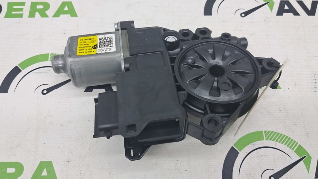 Двигун склопідіймача двері передньої, правої 82460CV010 HYUNDAI