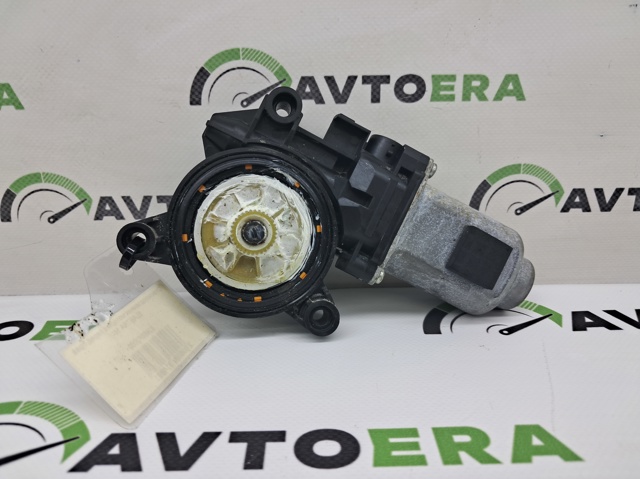 Мотор склопідйомника дверей передніх, правих 82460F2000 HYUNDAI