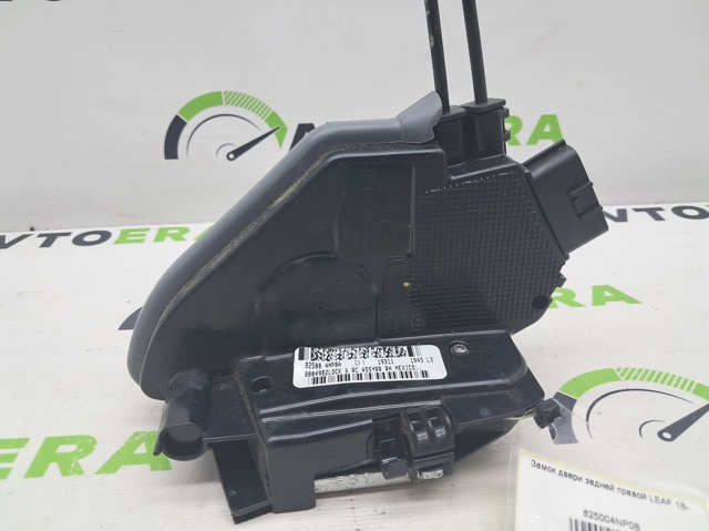 Замок задніх дверей, правих 825004NP0B NISSAN