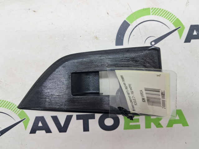 Накладка кнопки склопід'ємника заднього лівого 829616RR0A NISSAN