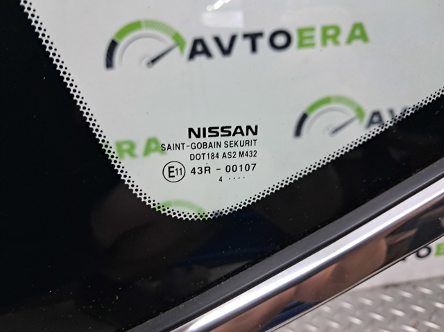 Скло багажника, ліве 833014BA0B NISSAN