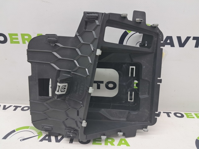 Скринька речової центральної консолі (підлокітника) 83B857925A6PS VAG