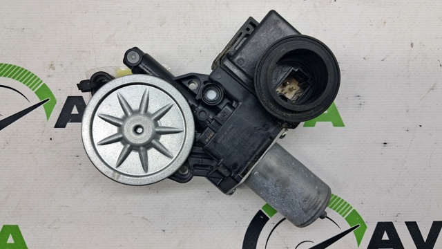 Моторчик склопідйомника двері задніх, правих 8571078021 TOYOTA