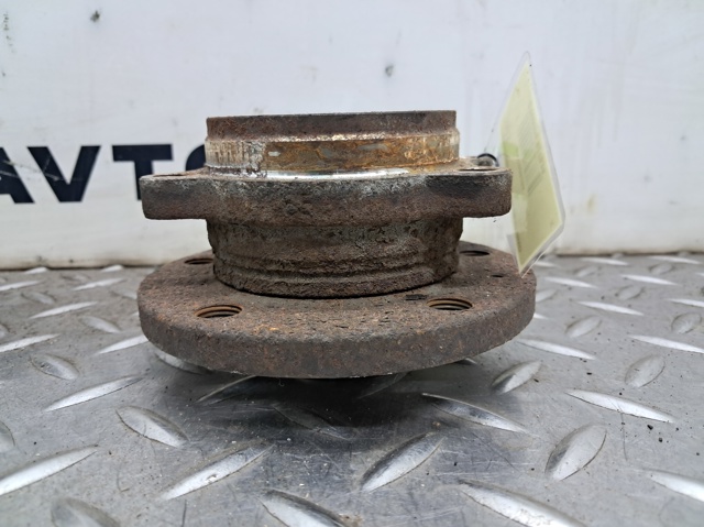 Підшипник в зборі з маточиною передній 8J0598625A VAG