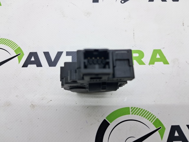 Двигун заслінки печі 8K0820511D VAG