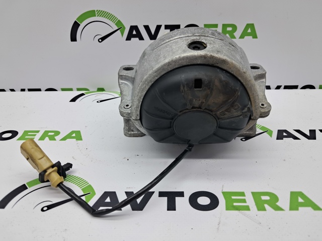 Права опора двигуна 8R0199381AK VAG