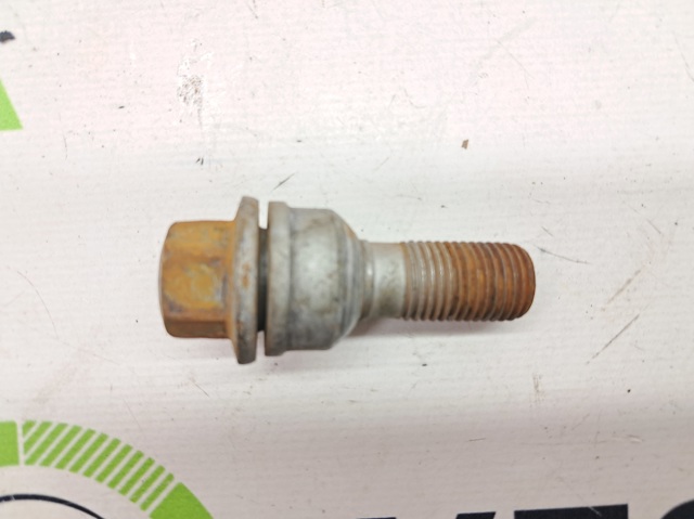Колісний болт 8R0601295 VAG