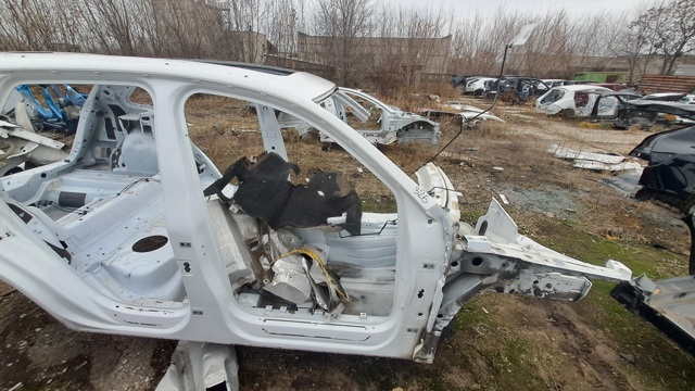Лонжерон рами передній правий 8R0802038 VAG