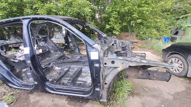 Лонжерон рами передній правий 8R0802038A VAG