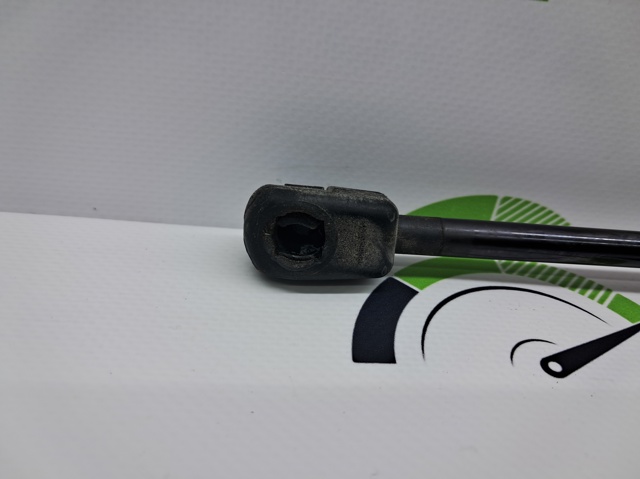 Амортизатор ляди 8R0827552A VAG
