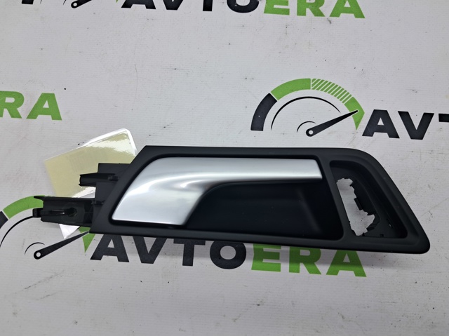 Ручка задньої двері внутрішня права 8R0839020A6PS VAG
