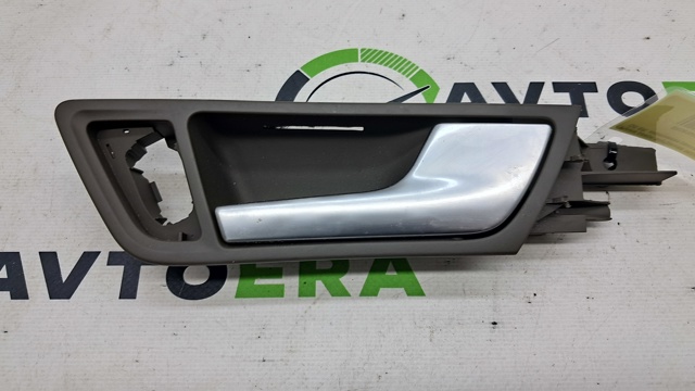 Ручка задніх дверей, внутрішня, права 8R0839020ABE7 VAG