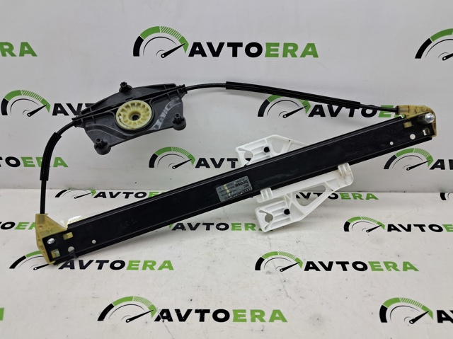 Склопідйомник задніх лівих дверей 8R0839461E VAG