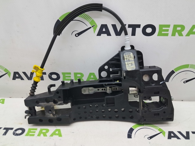 Тримач зовнішньої ручки дверей, задніх правих 8T0837886B VAG