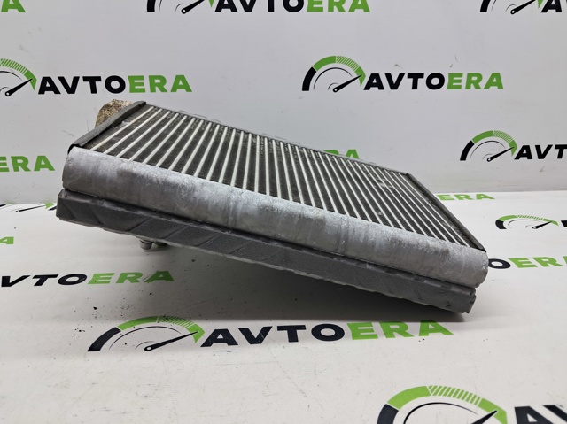 Охолоджувач повітря 8T1898191A VAG
