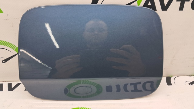 Люк б/бака 8U0809907GRU VAG