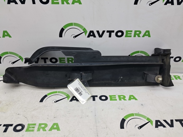 Заглушка жабо збоку 8V0821169E VAG