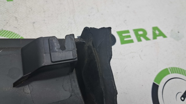 Заглушка жабо збоку 8V0821170E VAG