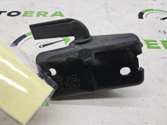 Запор капота (замок і привід замка капота) 8V0823480A VAG