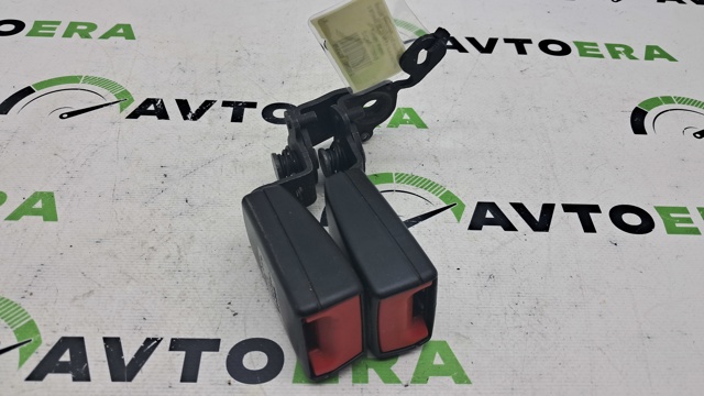 Важіль фіксатор ременя безпеки задній лівий 8V0857739AQVZ VAG