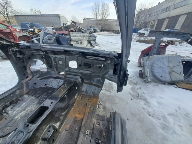 Крило заднє праве 8V5809840 VAG