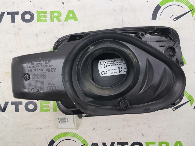 Лючок (дверцята) бензобака 8V5809906 VAG