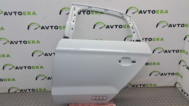 Двері пасажирськи задні ліві 8V5833051 VAG