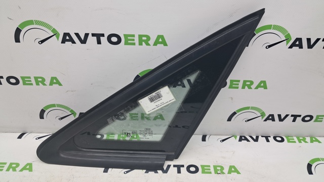 Стукло багажника, праве 8V5845300H VAG