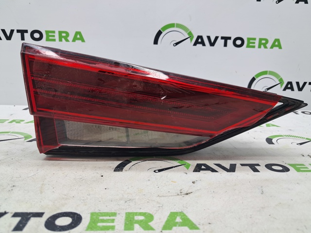 Задня ліва фара 8V5945075B VAG