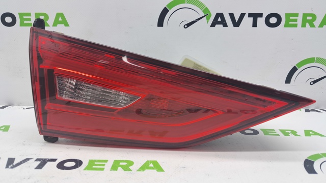 Задня ліва внутрішня фара 8V5945093C VAG