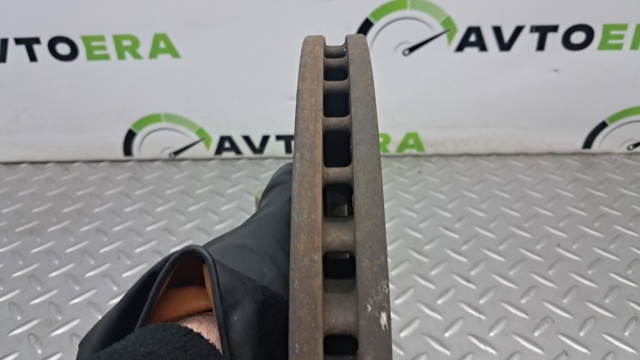 Диск переднього гальма 8W0615301P VAG
