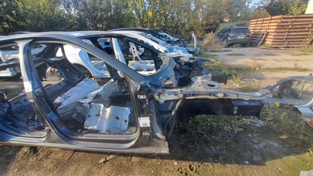 Лонжерон рами передній правий 8W0803104 VAG
