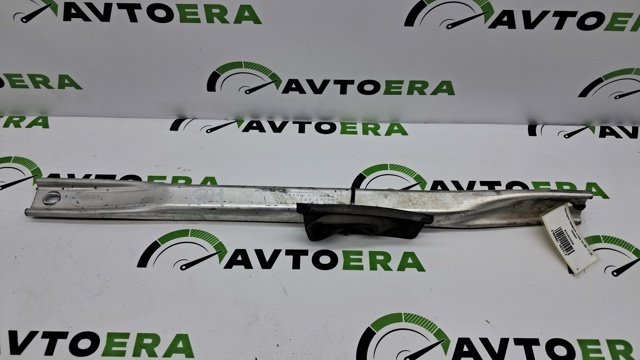 Розпірка передніх стійок підвіски, права 8W0805646 VAG