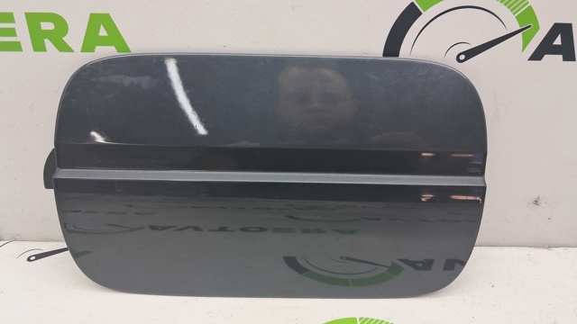 Лючок бензобака / паливного бака 8W0809907GRU VAG