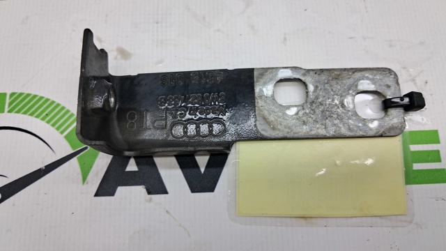 Кронштейн кріплення крила переднього лівого, задній 8W0821433A VAG