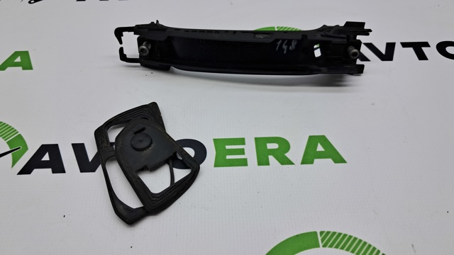 Дверна ручка права пасажирська 8W0837206 VAG