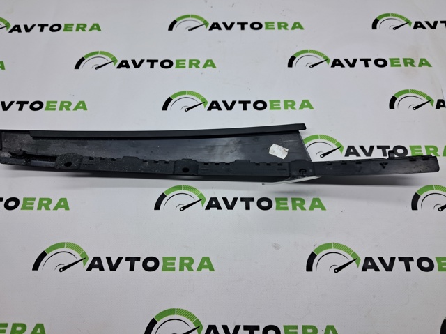 Накладка передніх дверей, правої, вертикальної 8W0837902A5FQ VAG