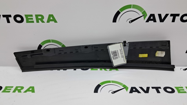 Накладка задньої двері, правої, вертикальна 8W0839902A5FQ VAG