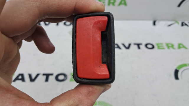 Важіль фіксатора ременя безпеки передній 8W0857755AMNB VAG