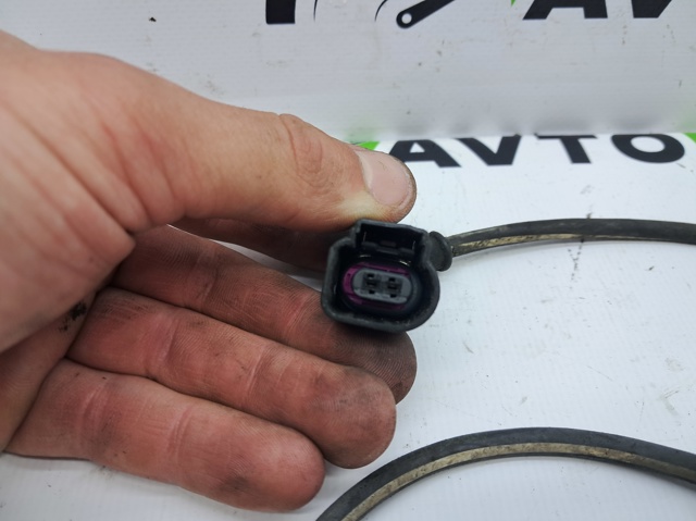 Дріт датчика АБС передній правий 8W0972252 VAG