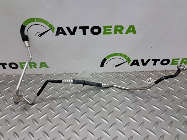 Шланг кондиціонера, від радіатора до випарника 8W1820720F VAG