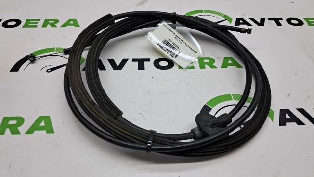 Трос відкриття капота, задній 8W1823535C VAG