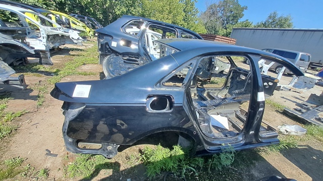Бічна частина задні праві 8W5809838 VAG