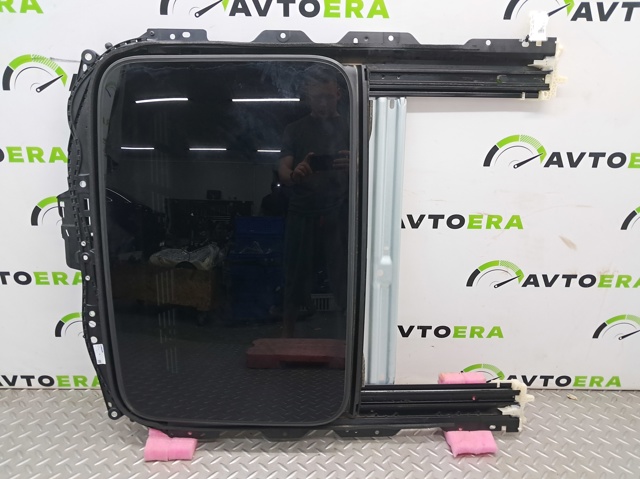 Деталі люків облицювання кузова 8W5877049A VAG