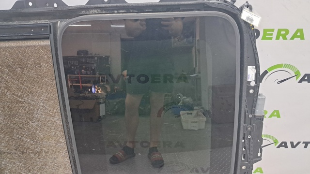 Деталі люків облицювання кузова 8W5877049B VAG