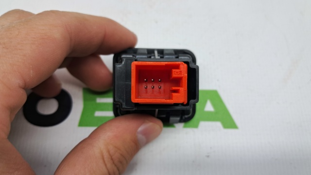 Кнопка включення парктроника 8XA857136 VAG