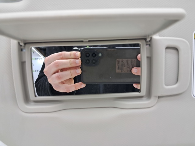 Козирок сонцезахисний автомобіля 964016RA0A NISSAN
