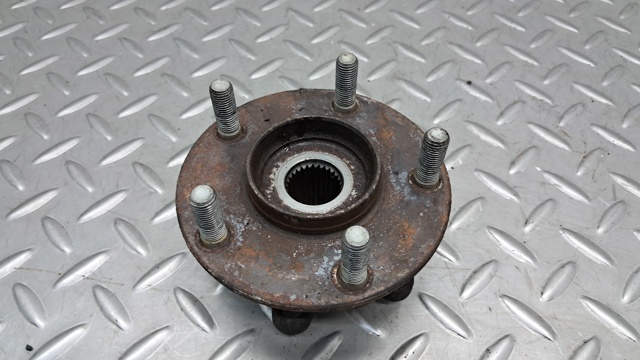 Колеса і маточини B45A3304X MAZDA