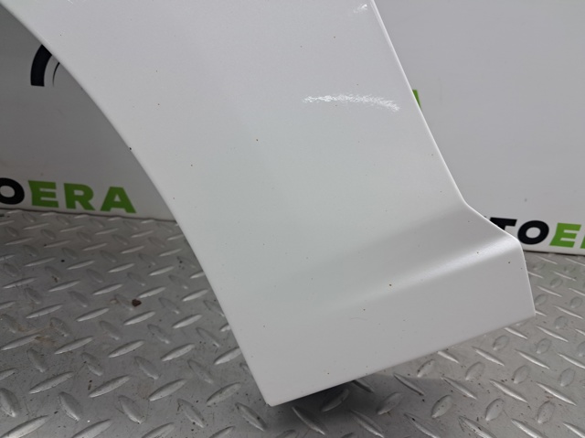 Бічна частина передня ліва B45A52211B MAZDA