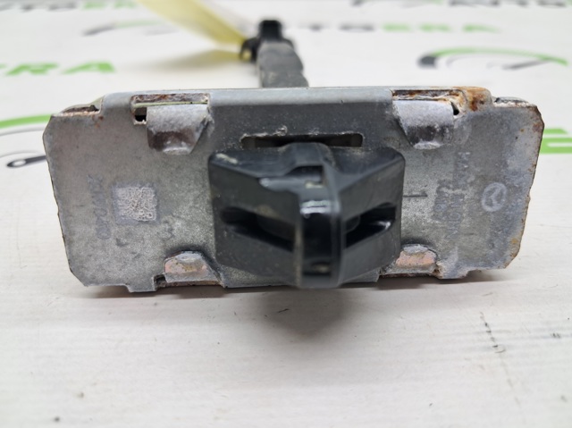 Обмежувач відкриття дверей, задній BCJH72270B MAZDA